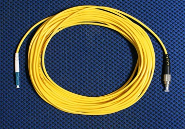 Dây nhảy quang Singlemode, Simplex FC/UPC-LC/UPC, 3.0 mm, dài - 10 m Dây nhảy quang Singlemode, Simplex FC/UPC-LC/UPC, 3.0 mm, dài - 10 m