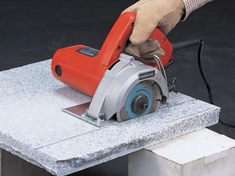 Thiết kế của Máy cắt gạch Maktec MT413